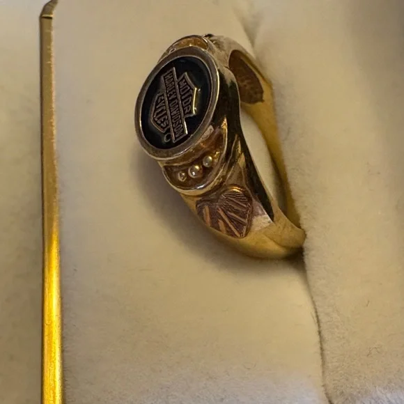 Harley-Davidson Gold and Black Emblem Ring - Picture 7 of 8
